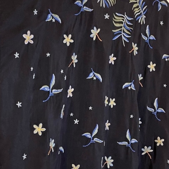 Johnny Was heavily embroidered Garden Party blouse NWT - Picture 9 of 14